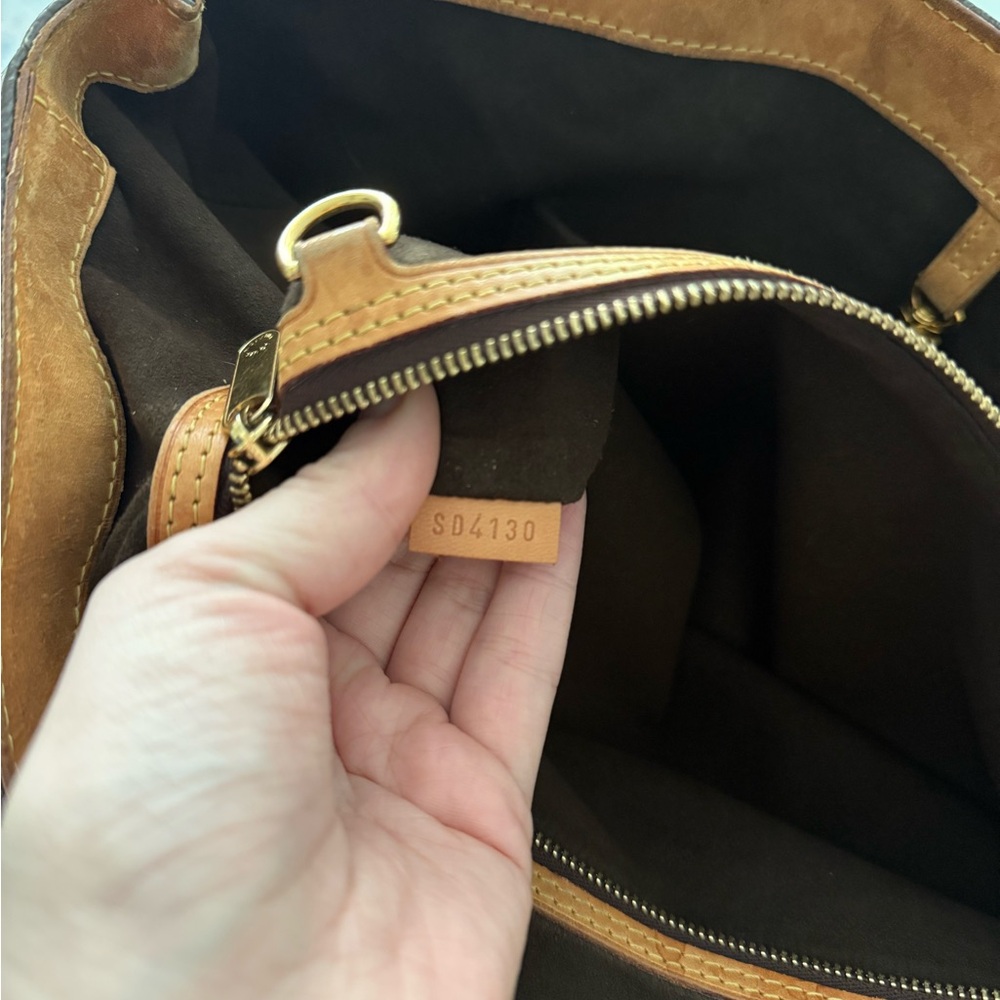 FLASH SALE Louis Vuitton LV Monogram Wilshire Tote - Picture 7 of 10